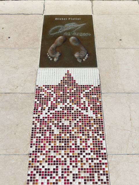 頭燃炸至尾 頭燃炸至尾